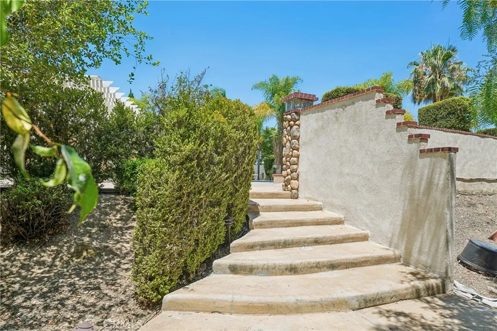 2431 Rosser Drive