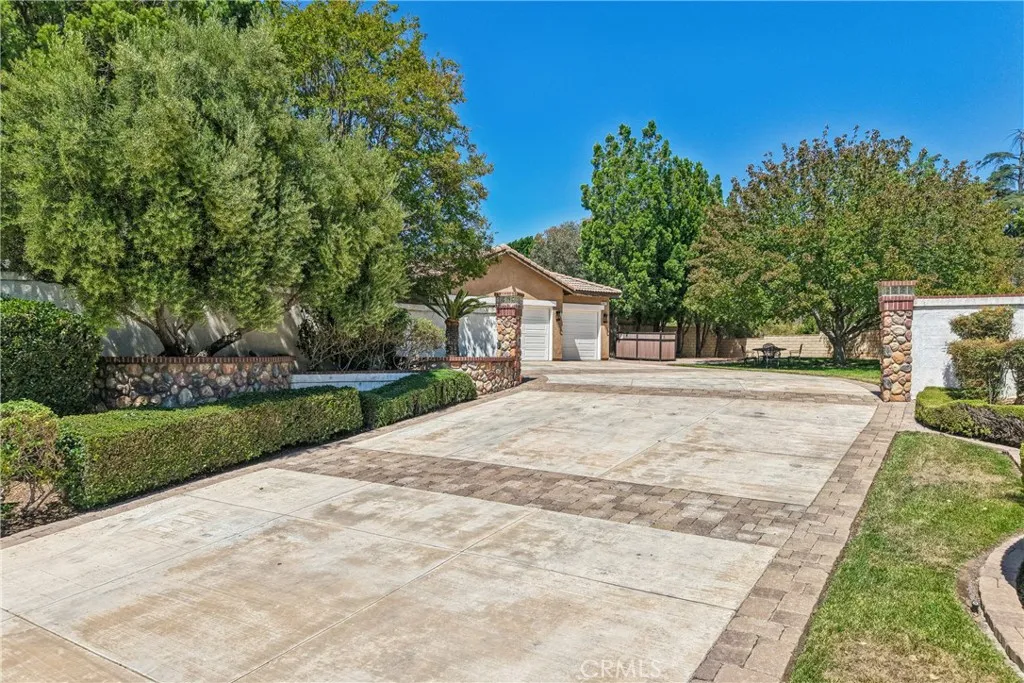 2431 Rosser Drive