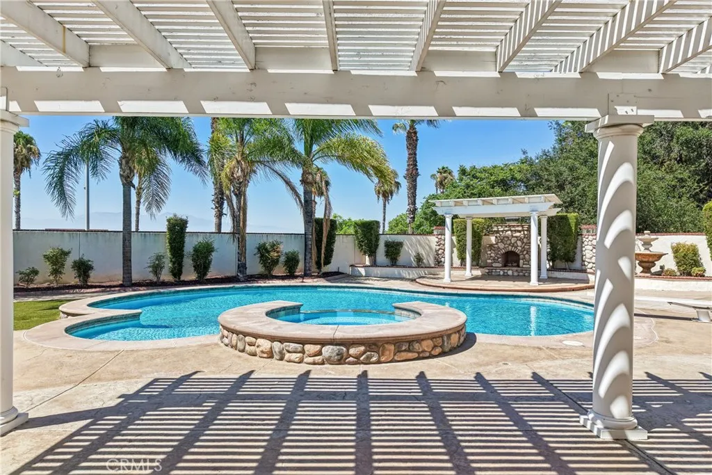2431 Rosser Drive