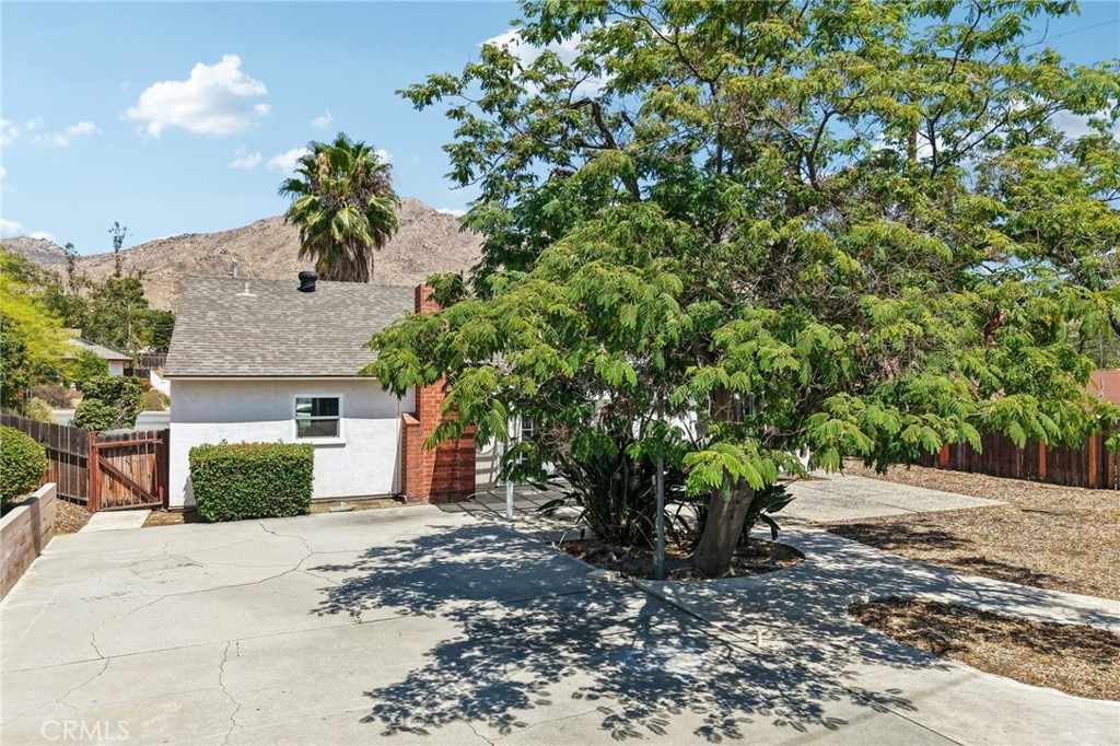 3595 Watkins Drive