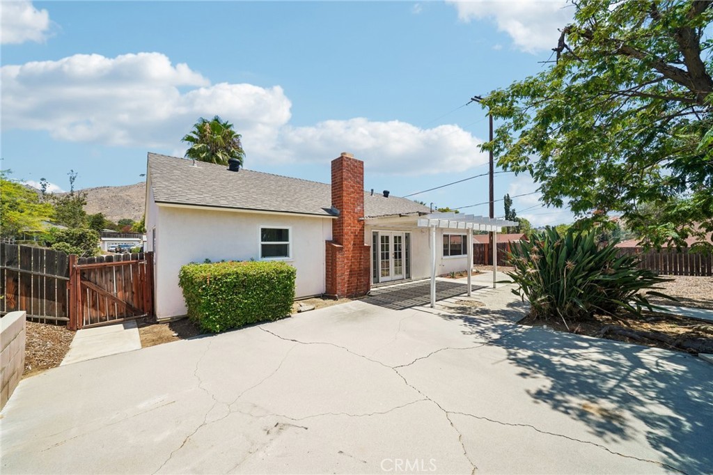 3595 Watkins Drive