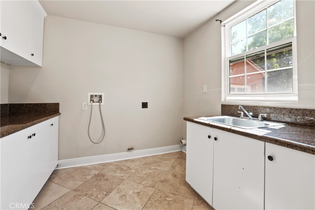 1055 Lowry Ranch