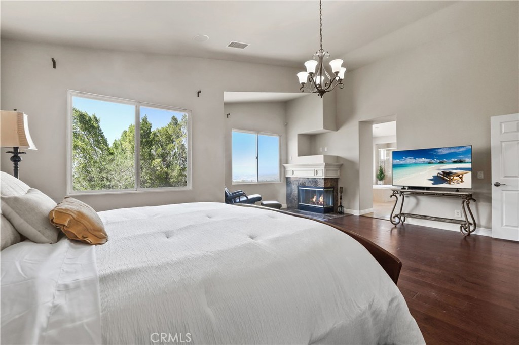 1055 Lowry Ranch