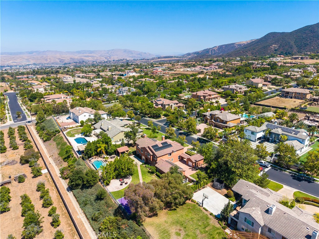 1055 Lowry Ranch