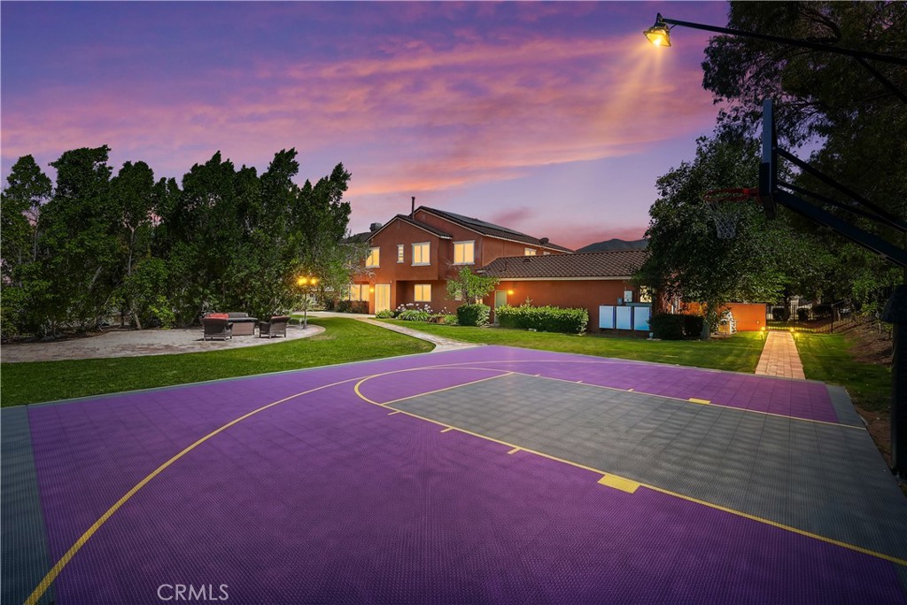 1055 Lowry Ranch