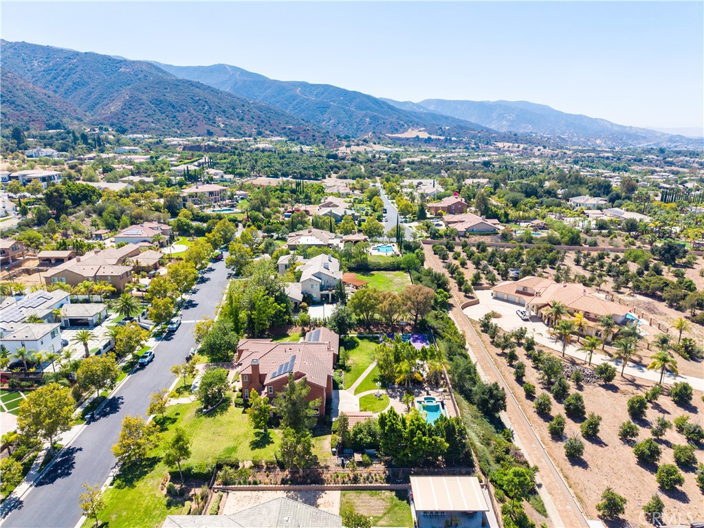 1055 Lowry Ranch