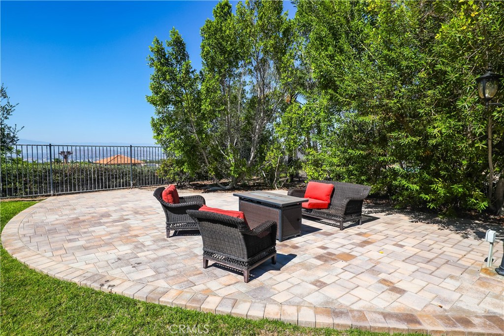 1055 Lowry Ranch