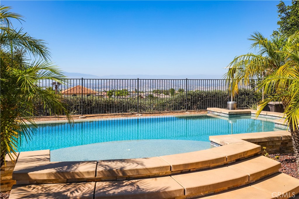 1055 Lowry Ranch