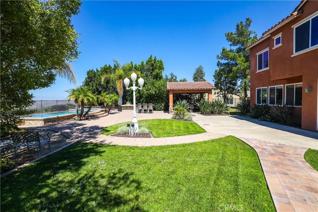 1055 Lowry Ranch