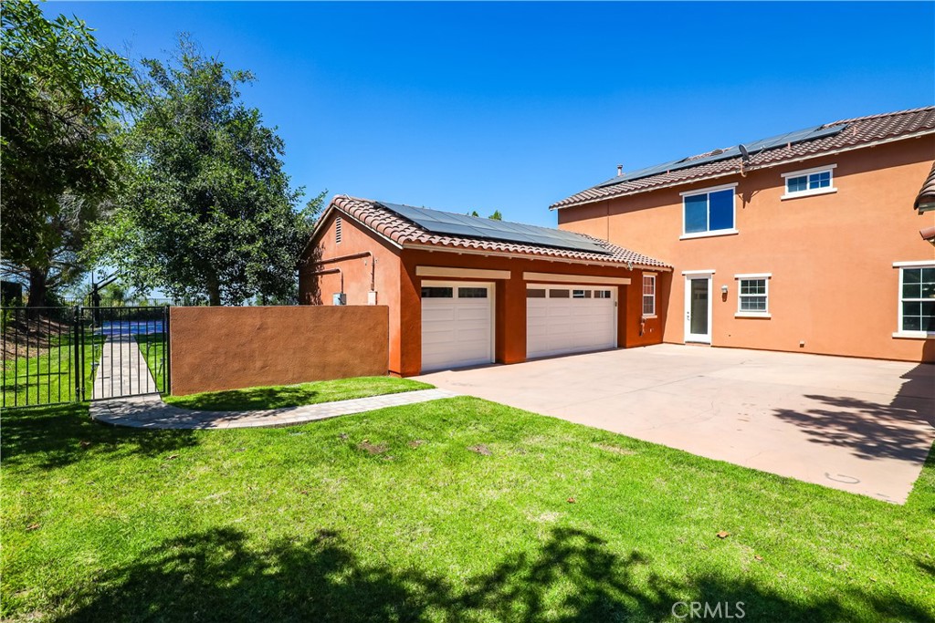 1055 Lowry Ranch