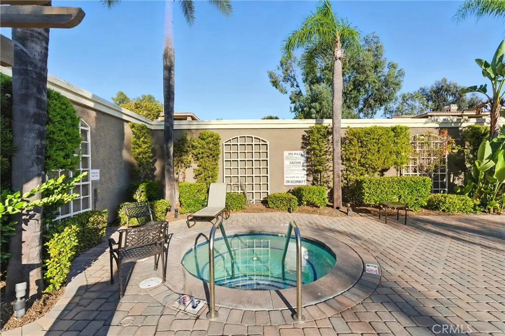 22681 Oakgrove Unit 225