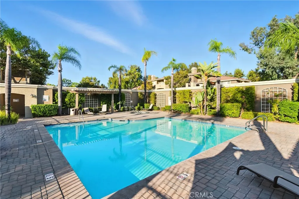 22681 Oakgrove Unit 225