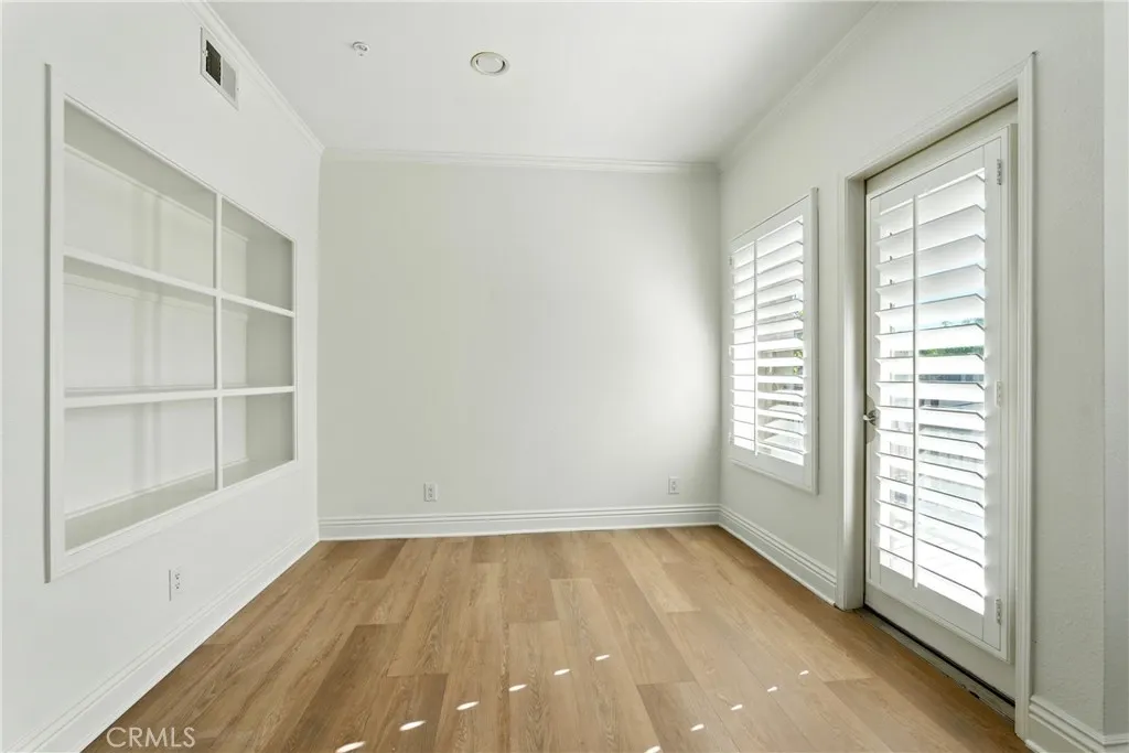 22681 Oakgrove Unit 225