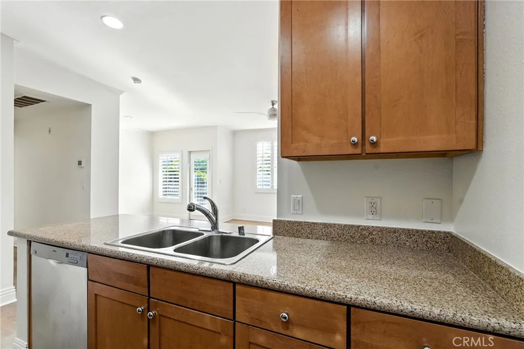 22681 Oakgrove Unit 225