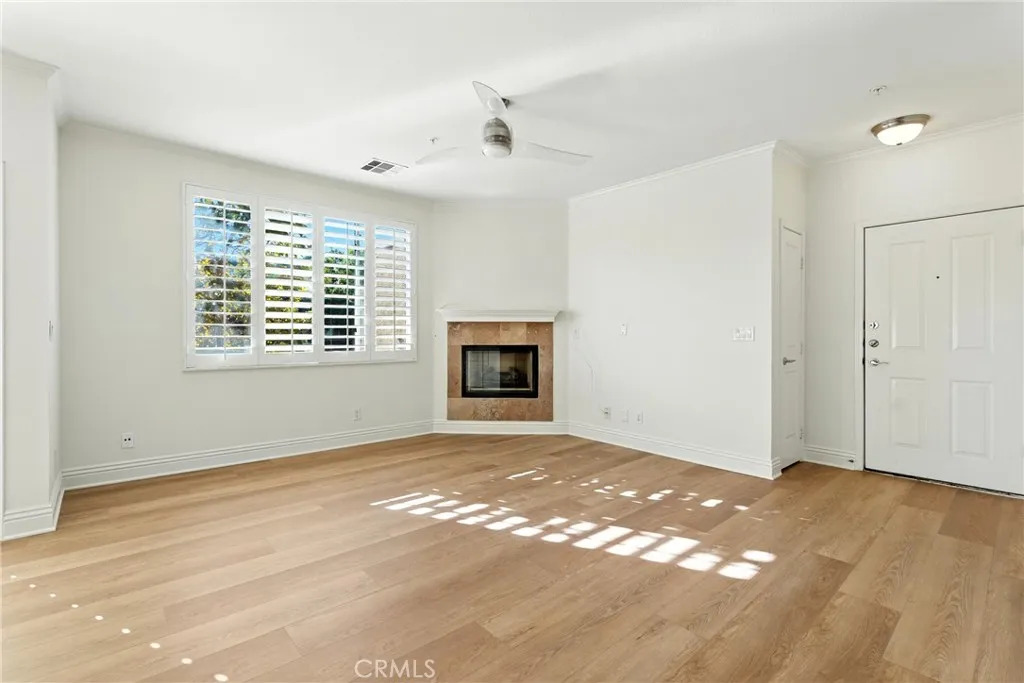 22681 Oakgrove Unit 225