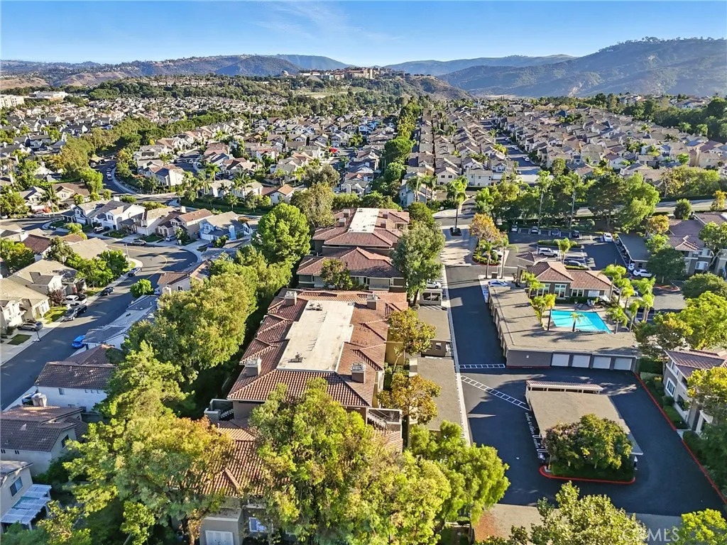 22681 Oakgrove Unit 225