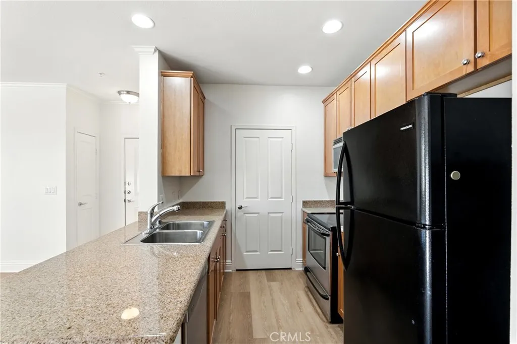 22681 Oakgrove Unit 225