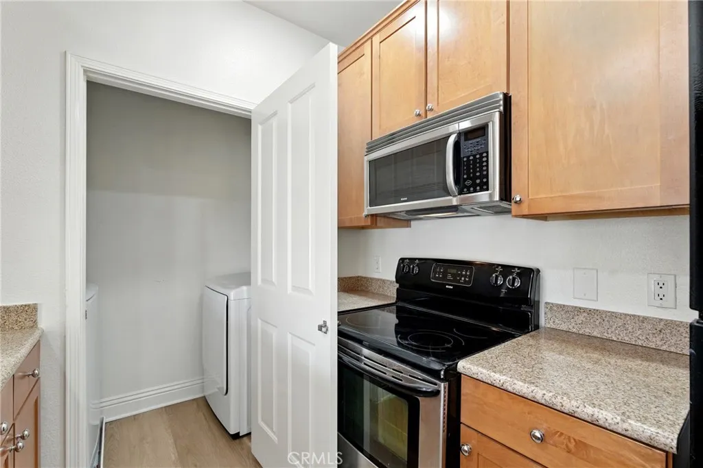 22681 Oakgrove Unit 225