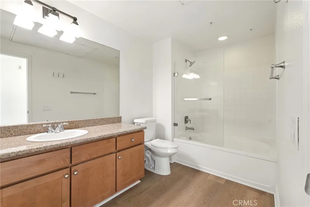 22681 Oakgrove Unit 225