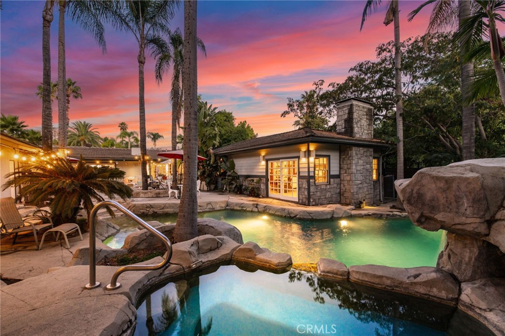 451 N Baldy Vista