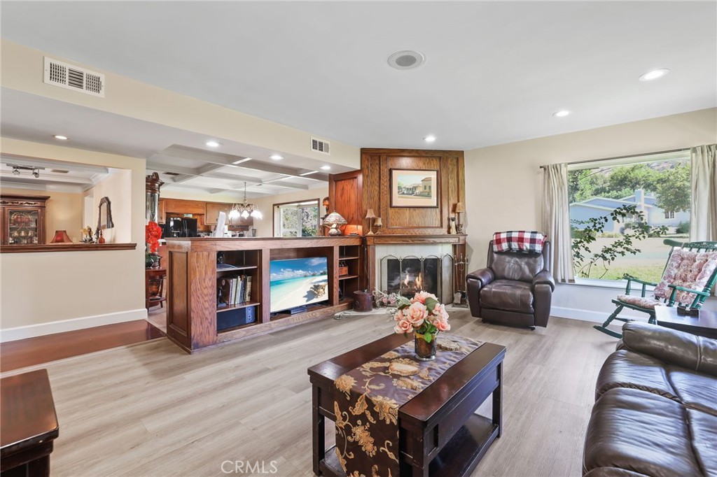 451 N Baldy Vista