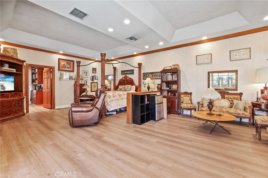 451 N Baldy Vista