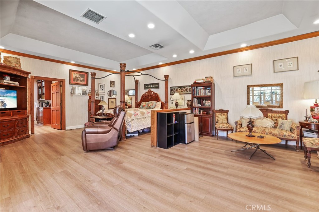 451 N Baldy Vista