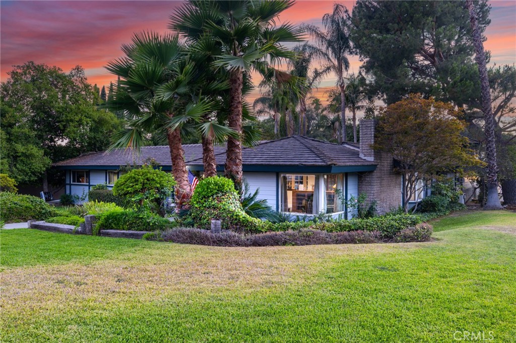 451 N Baldy Vista
