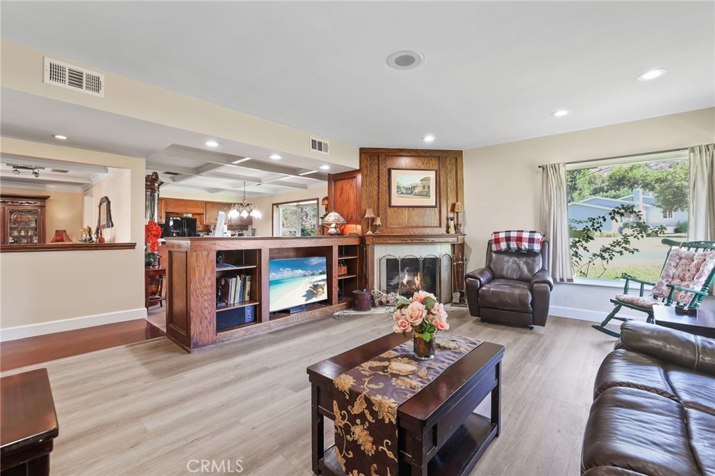 451 N Baldy Vista