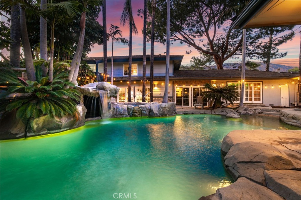 451 N Baldy Vista