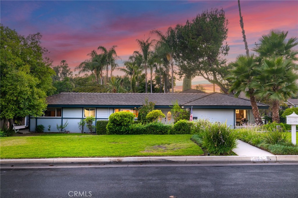 451 N Baldy Vista