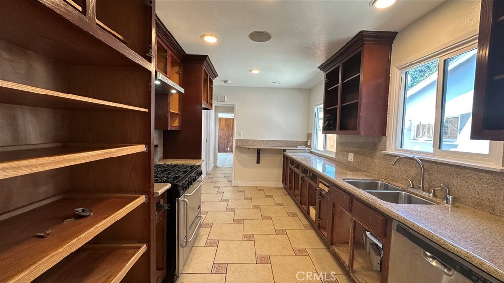 6651 Coronado