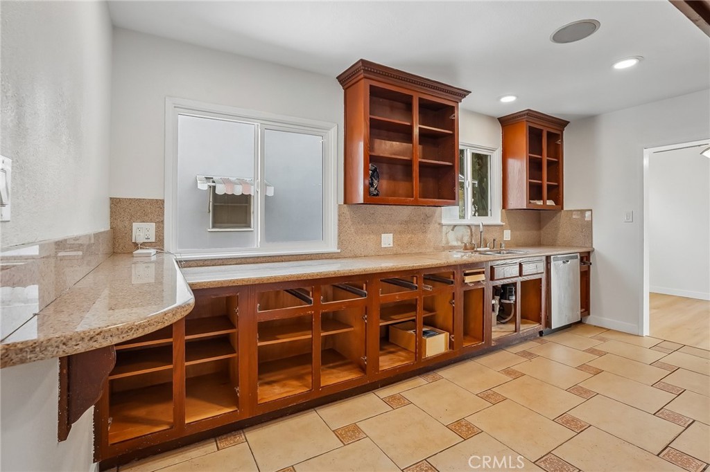 6651 Coronado