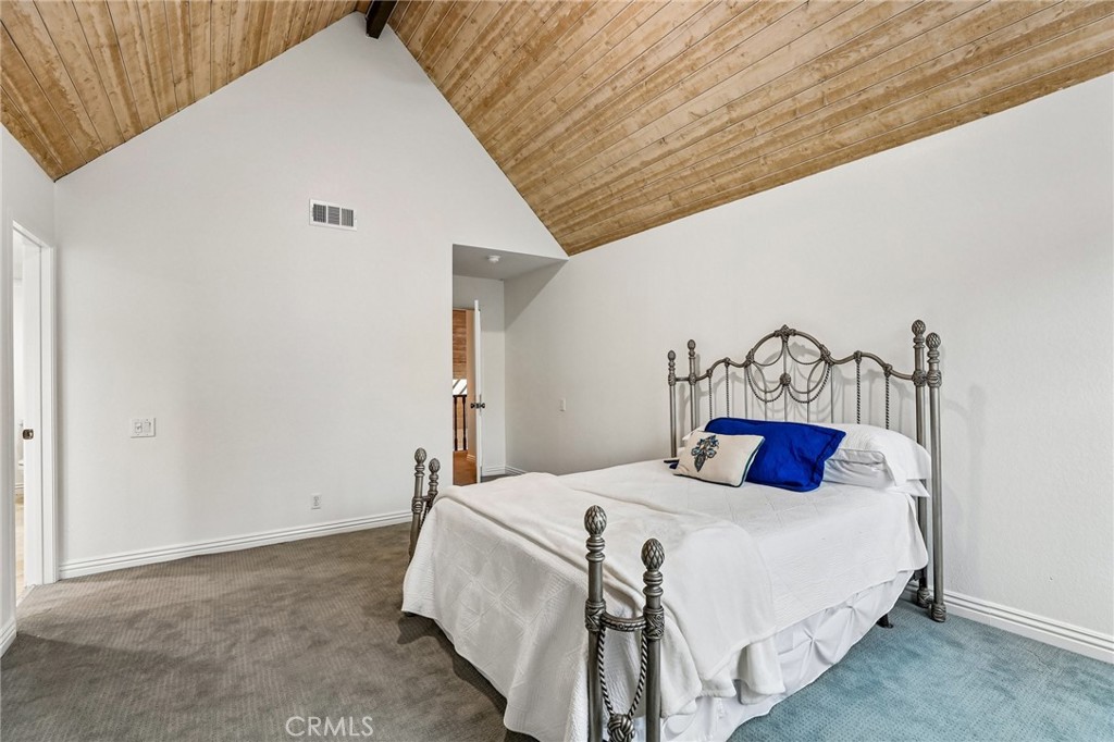 6164 E Morningview