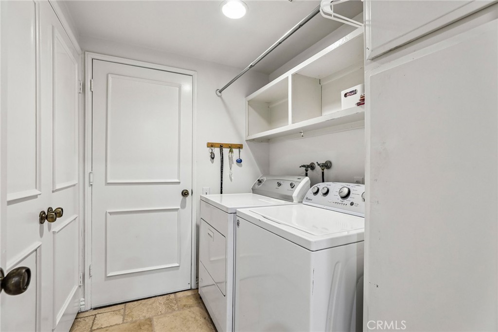 6164 E Morningview