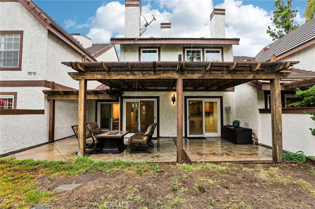 6164 E Morningview