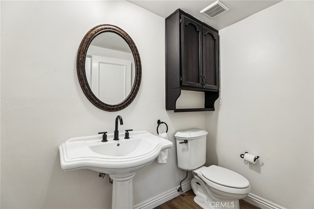 6164 E Morningview