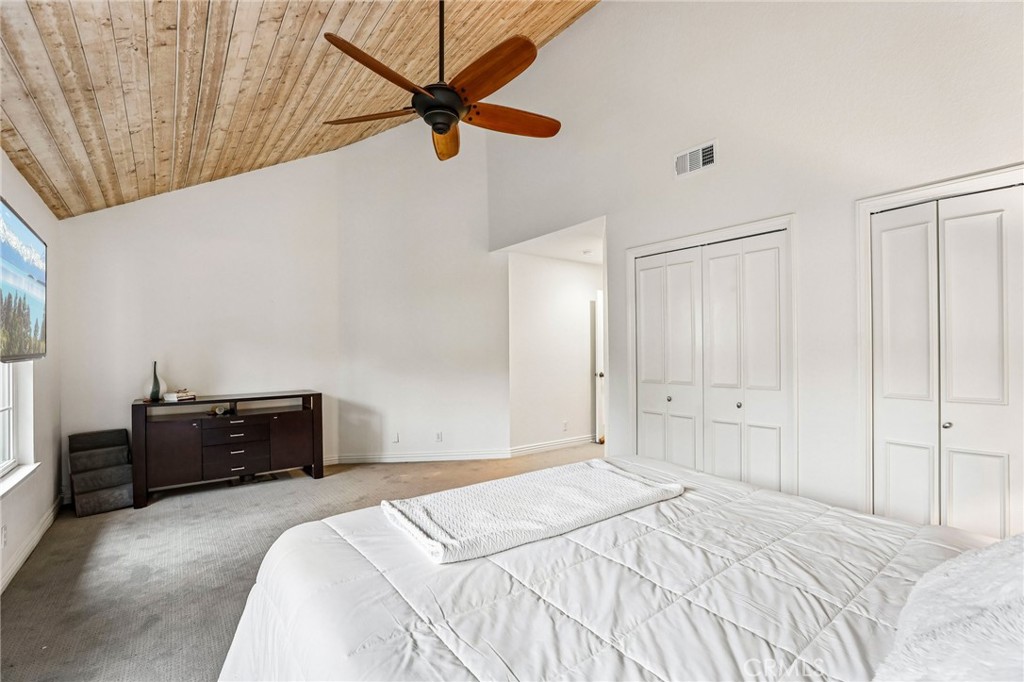 6164 E Morningview