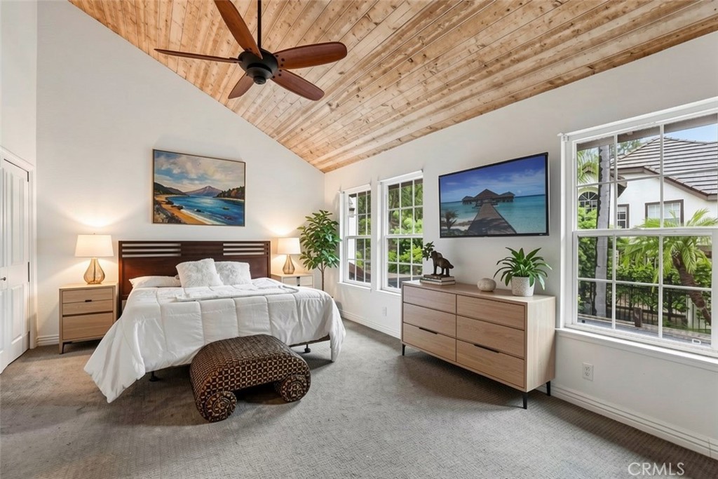 6164 E Morningview