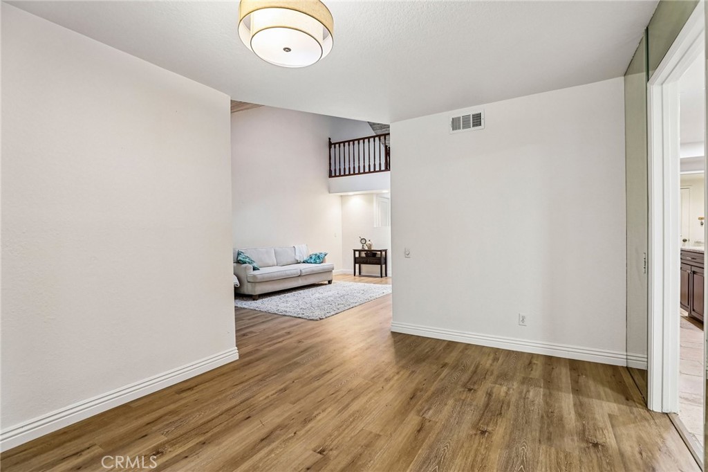 6164 E Morningview