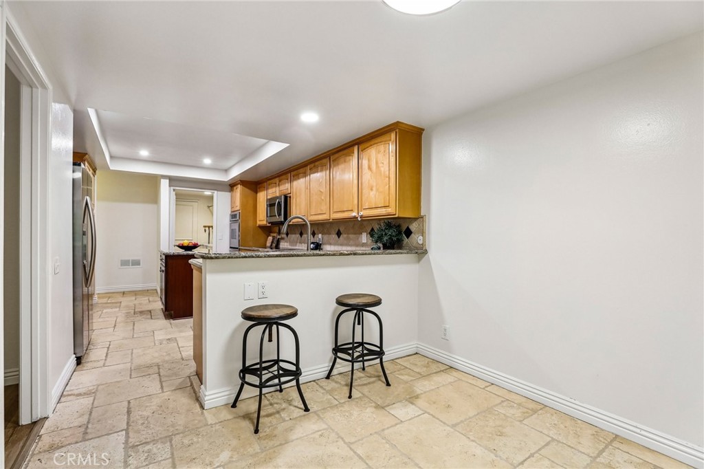 6164 E Morningview