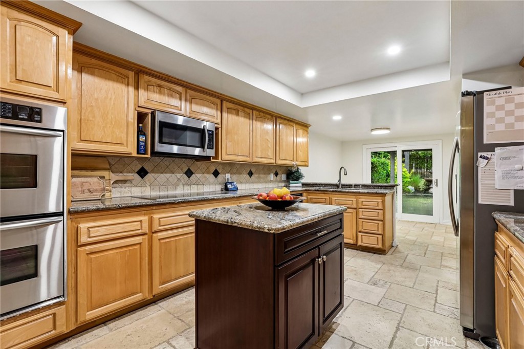 6164 E Morningview