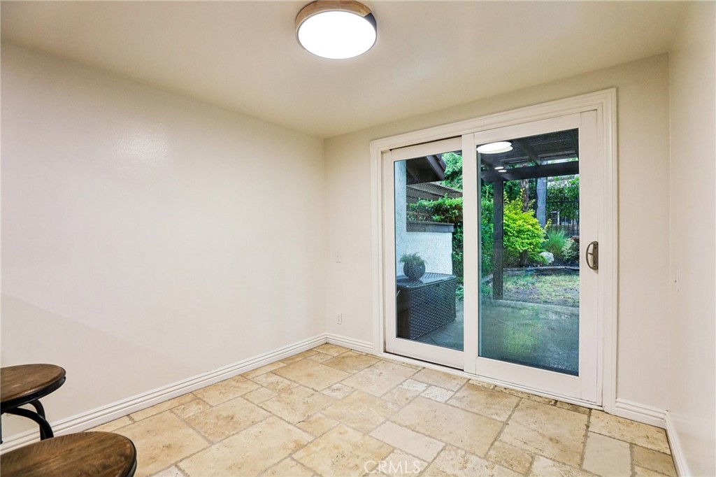 6164 E Morningview