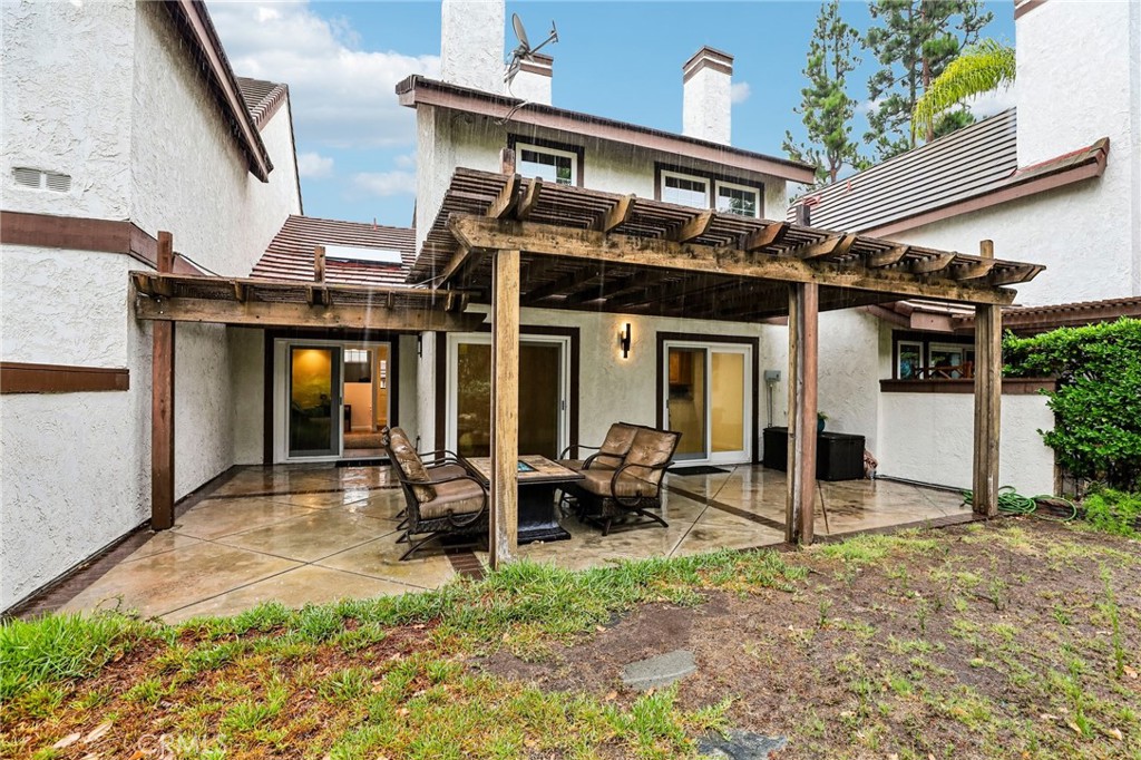 6164 E Morningview