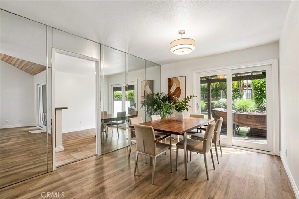 6164 E Morningview