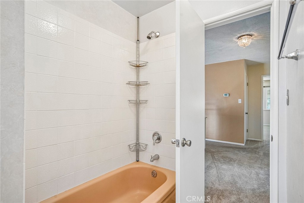 312 N London