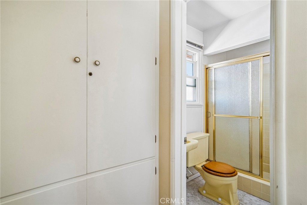 312 N London