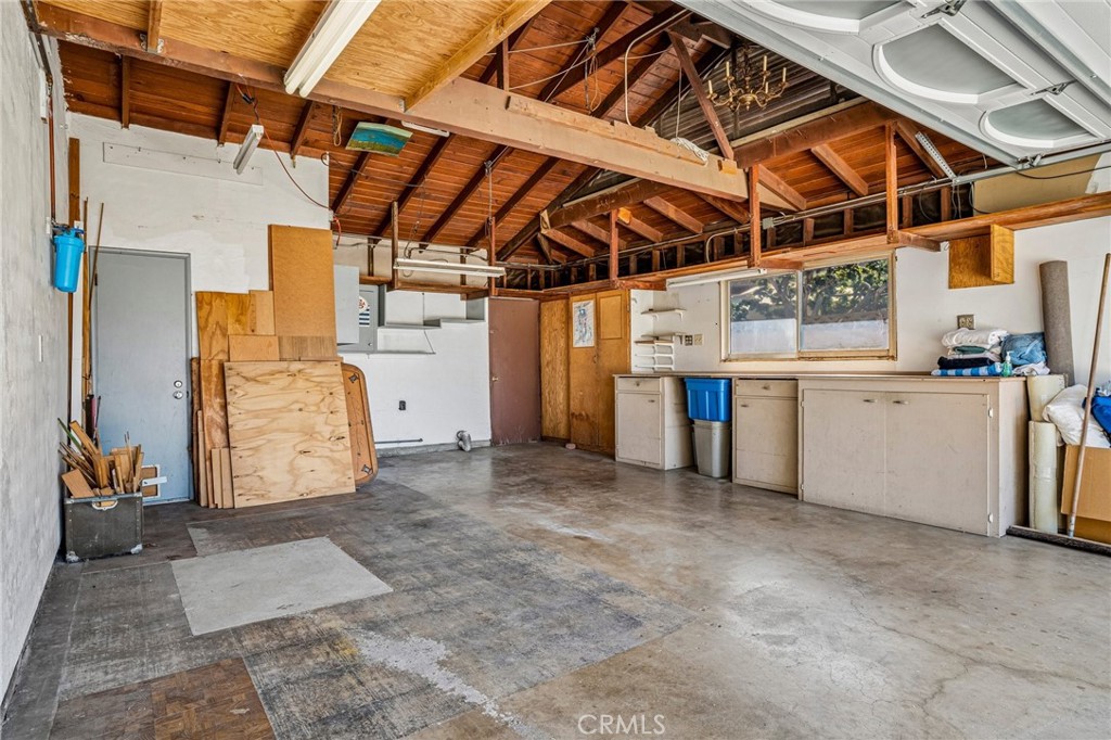 312 N London