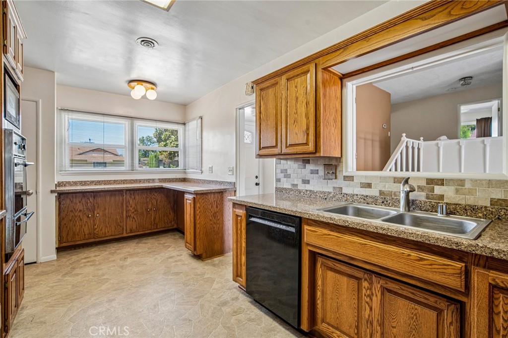 312 N London