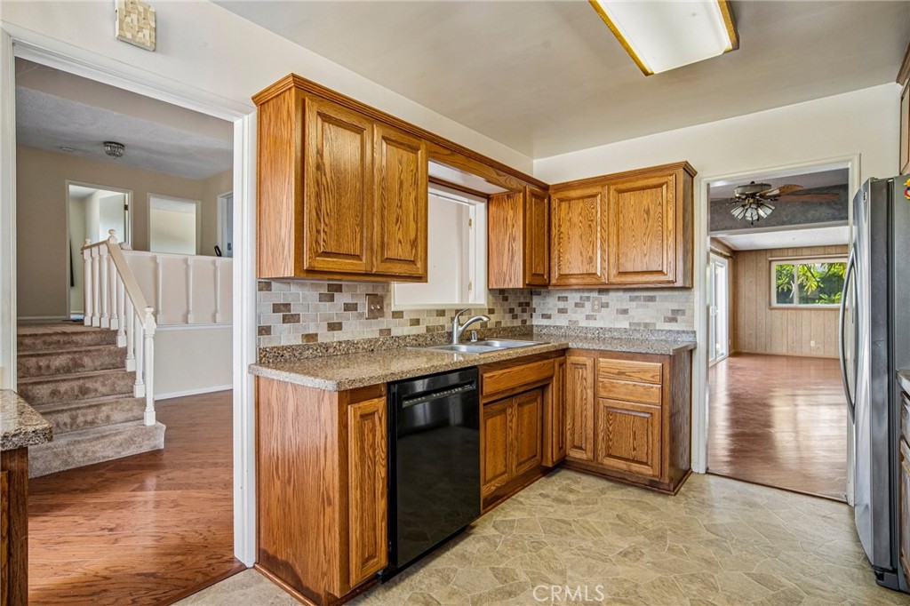 312 N London